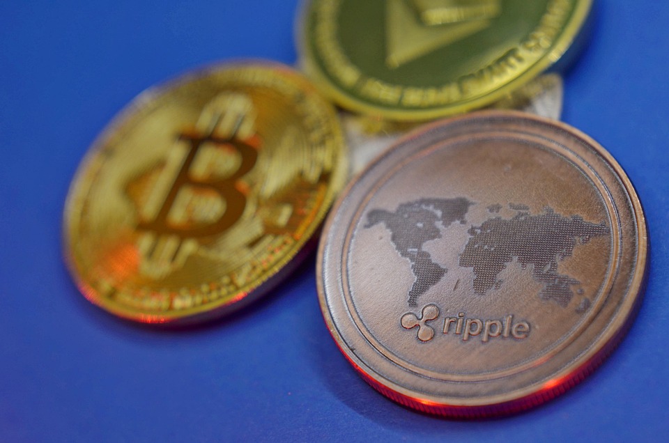 余弦：Hyperliquid上50倍杠杆巨鲸再以452万USDC做多ETH！爆仓价1391美元